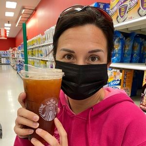 Meet your Posher, Nicole